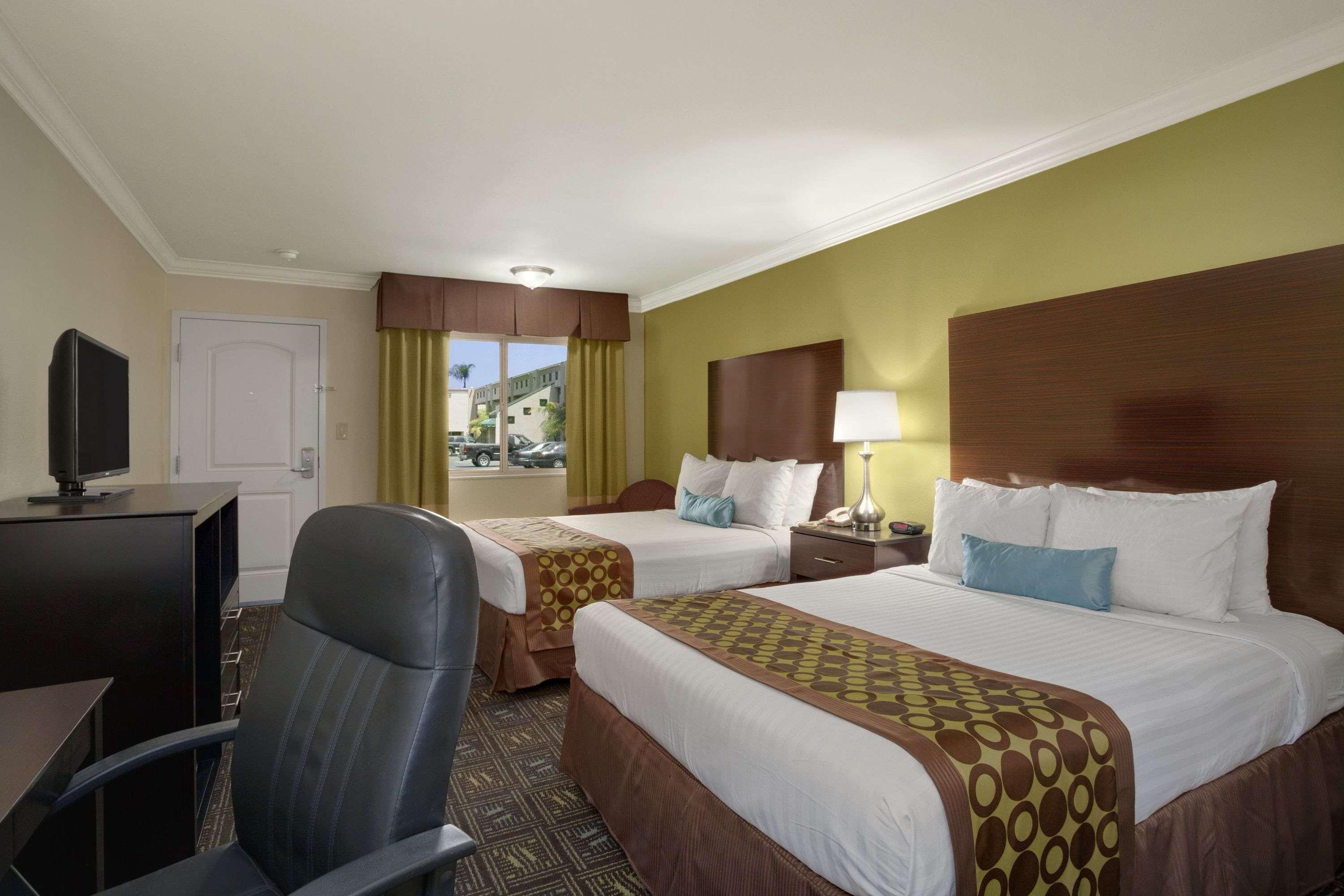 Solara Inn And Suites Anaheim Eksteriør billede